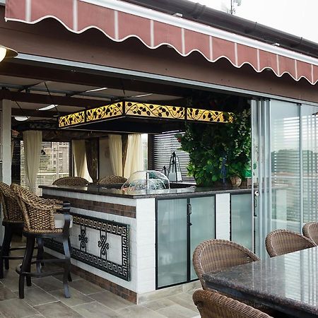 Under The Stars - Lux Penthouse With Pool And Terrace By Flat Mаnager Apartment Saints Constantine and Helena Exterior photo