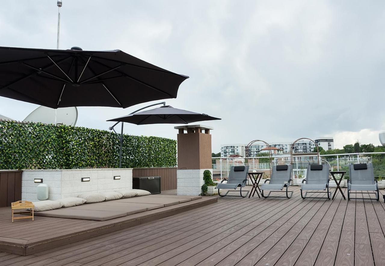 Under The Stars - Lux Penthouse With Pool And Terrace By Flat Mаnager Apartment Saints Constantine and Helena Exterior photo