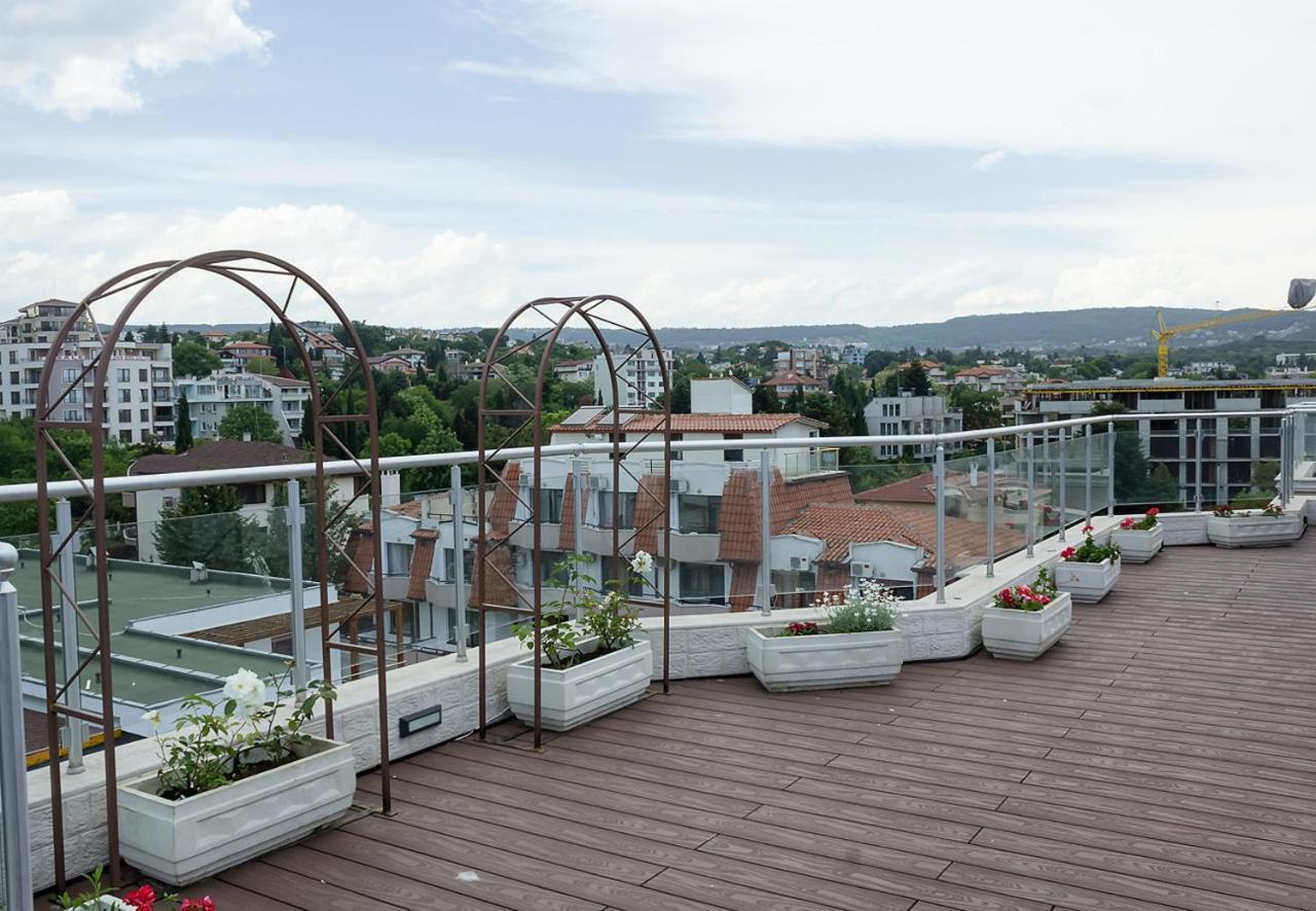 Under The Stars - Lux Penthouse With Pool And Terrace By Flat Mаnager Apartment Saints Constantine and Helena Exterior photo