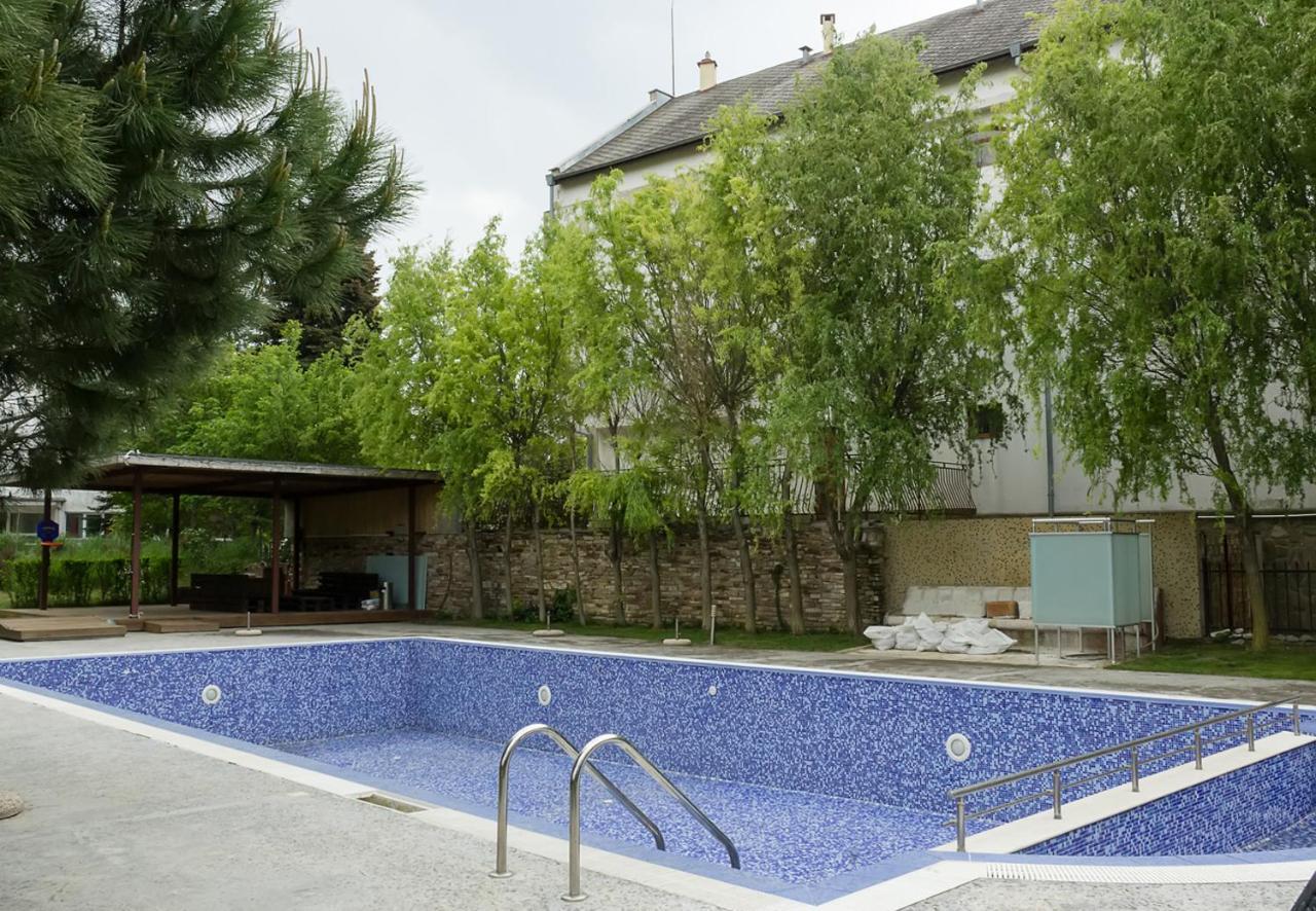 Under The Stars - Lux Penthouse With Pool And Terrace By Flat Mаnager Apartment Saints Constantine and Helena Exterior photo