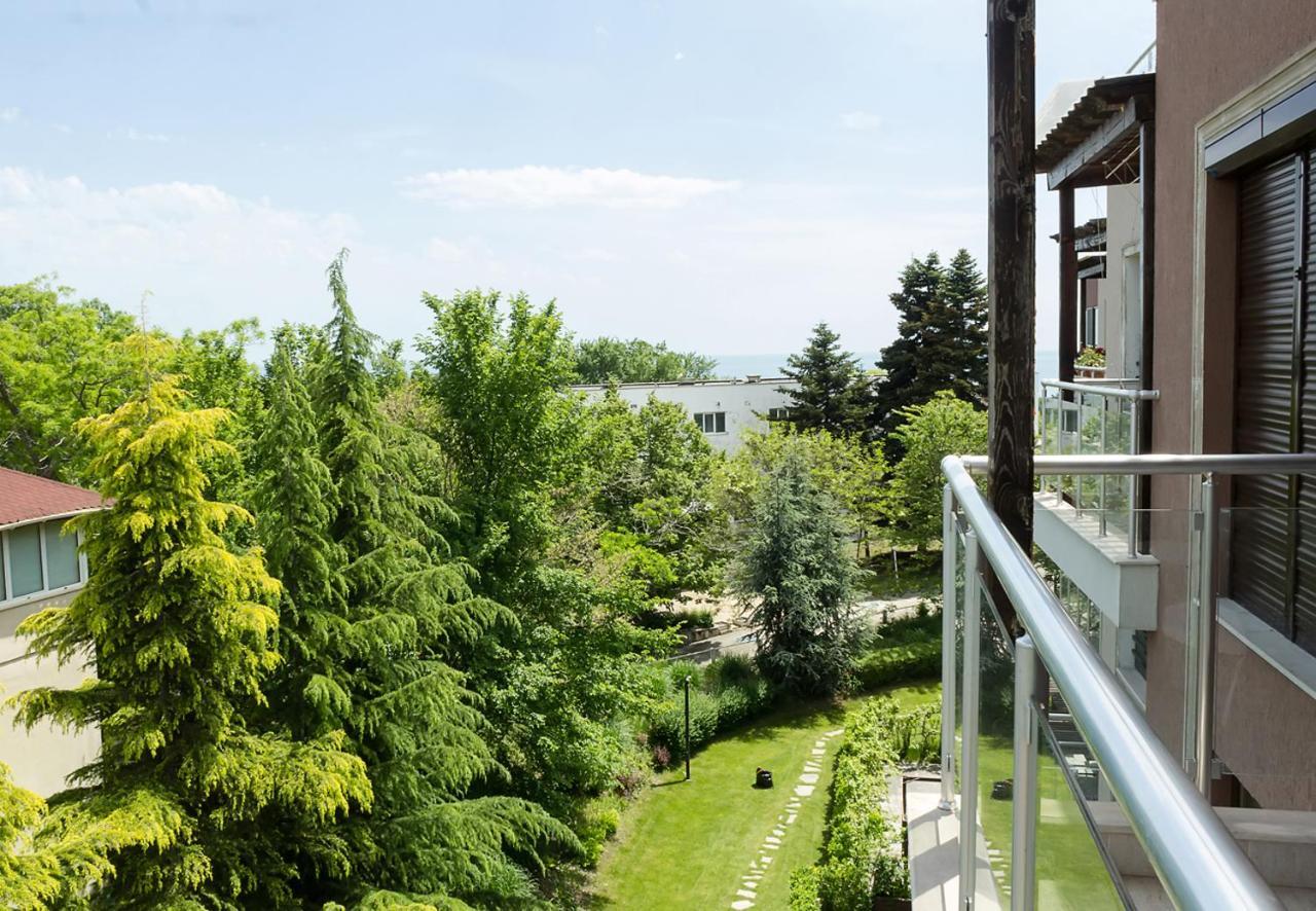 Under The Stars - Lux Penthouse With Pool And Terrace By Flat Mаnager Apartment Saints Constantine and Helena Exterior photo